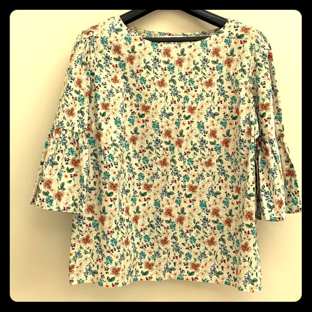 NWT slip on blouse with bell sleeves